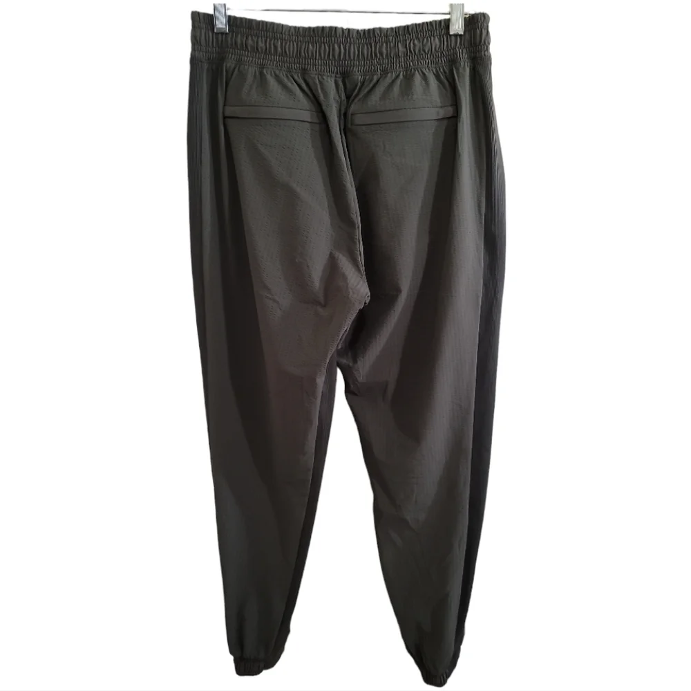 Athleta Textured Brooklyn Jogger 6 Mountain Olive Green Gray